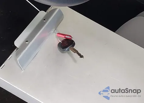 2016 Toyota Corolla L z USA, uszkodzony, nr VIN 5YFBURHE6GP451970